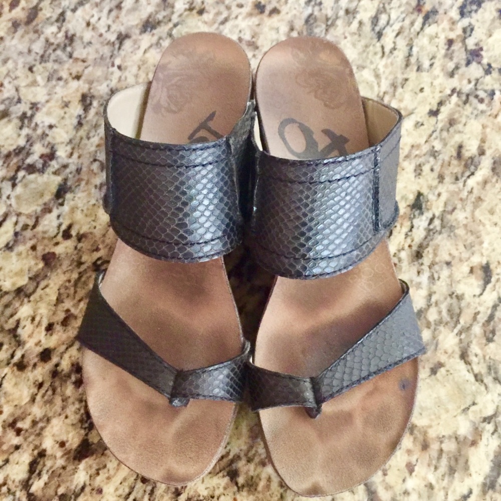 OTBT Brookfield blackscale leather wedge, size 8.5